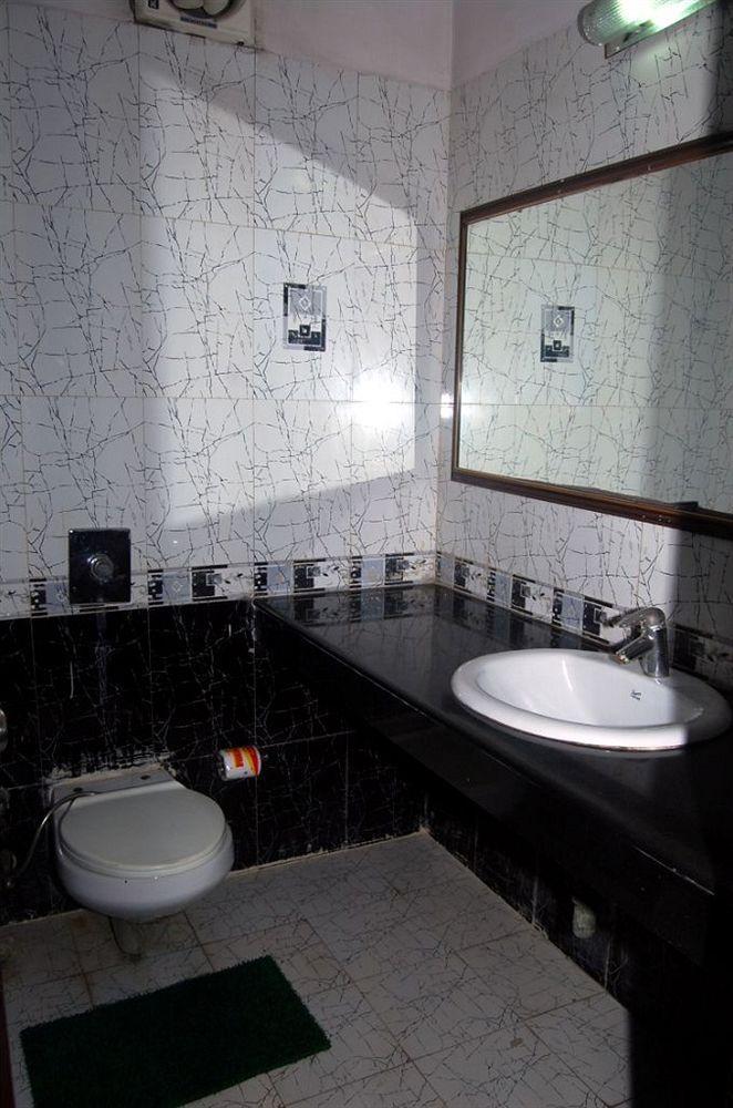 Hotel Ashoka International Νέο Δελχί Εξωτερικό φωτογραφία