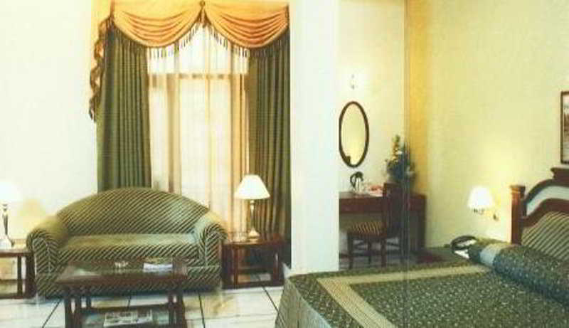Hotel Ashoka International Νέο Δελχί Εξωτερικό φωτογραφία